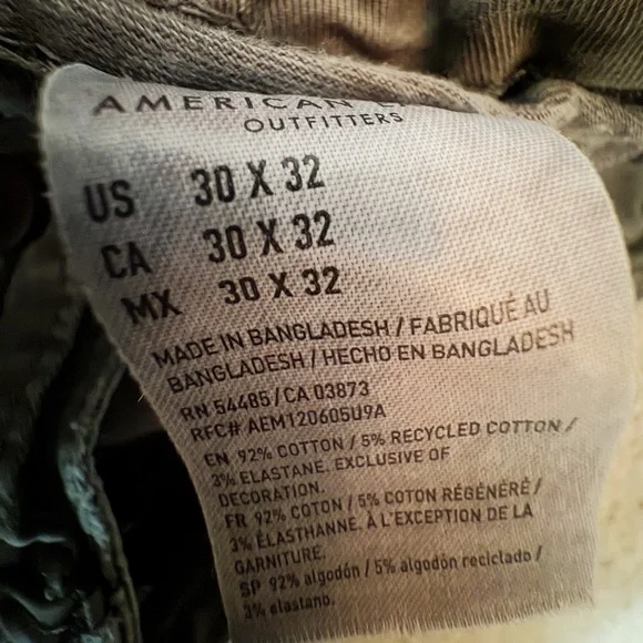 American Eagle Army Green Cargo Pants - Picture 3 of 3